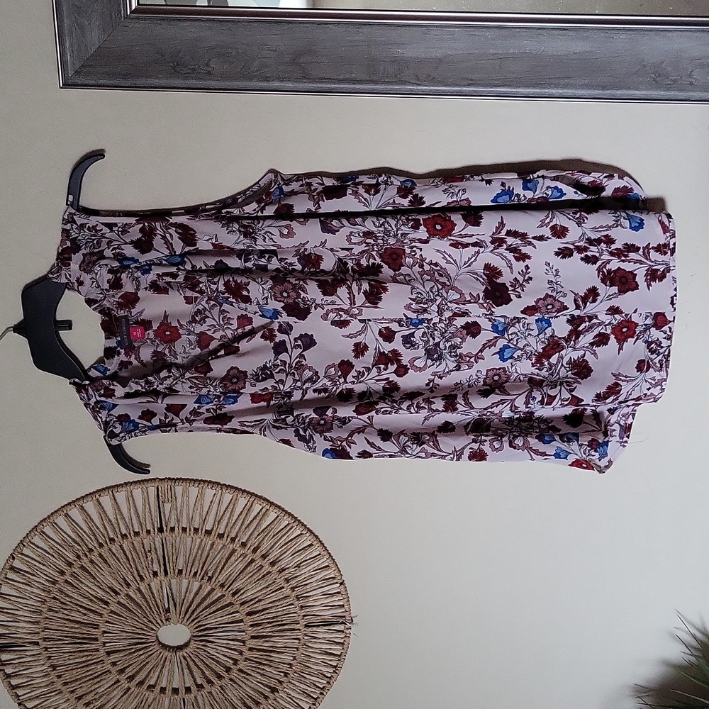 1X Vince Camuto Floral Blouse